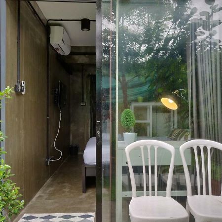 Hotel The Hog Bangkok Exterior foto